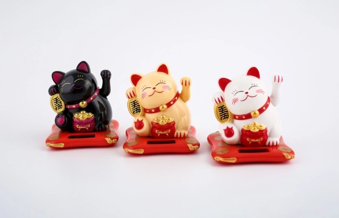 Mèo thần tài vàng thu hút may mắn, phú quý và tài lộc