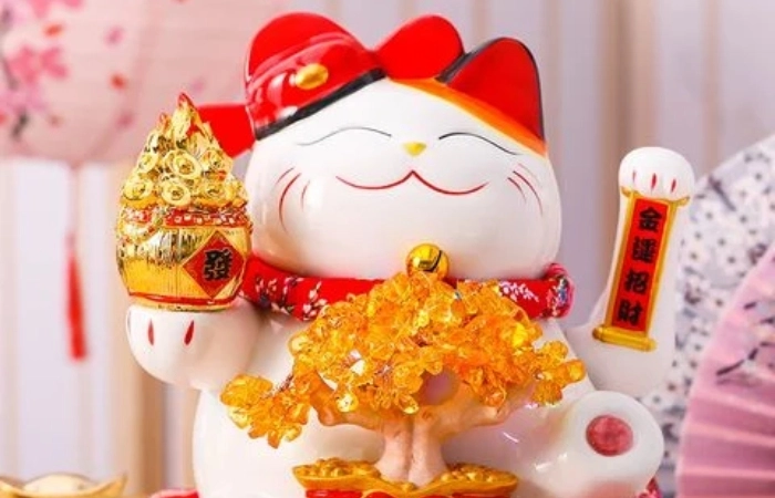 Ông mèo thần tài biểu tượng của sự giàu sang và sung túc
