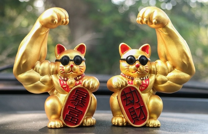 Mèo thần tài cơ bắp giúp thu hút tài lộc theo cách mạnh mẽ