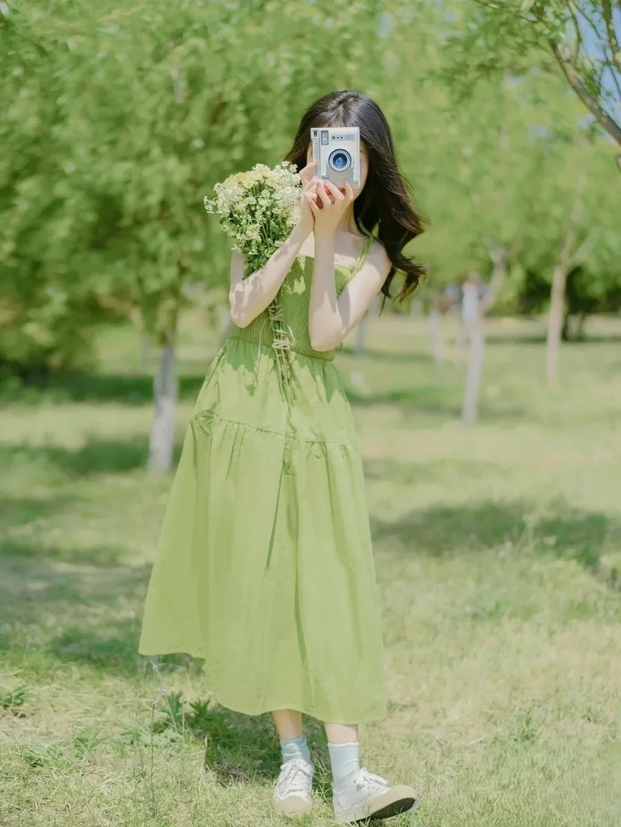 Ảnh gái tóc dài che mặt dịu dàng thanh thoát cho hình nền và avatar