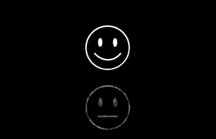 Black avatar Facebook thể hiện sự huyền bí và cá tính