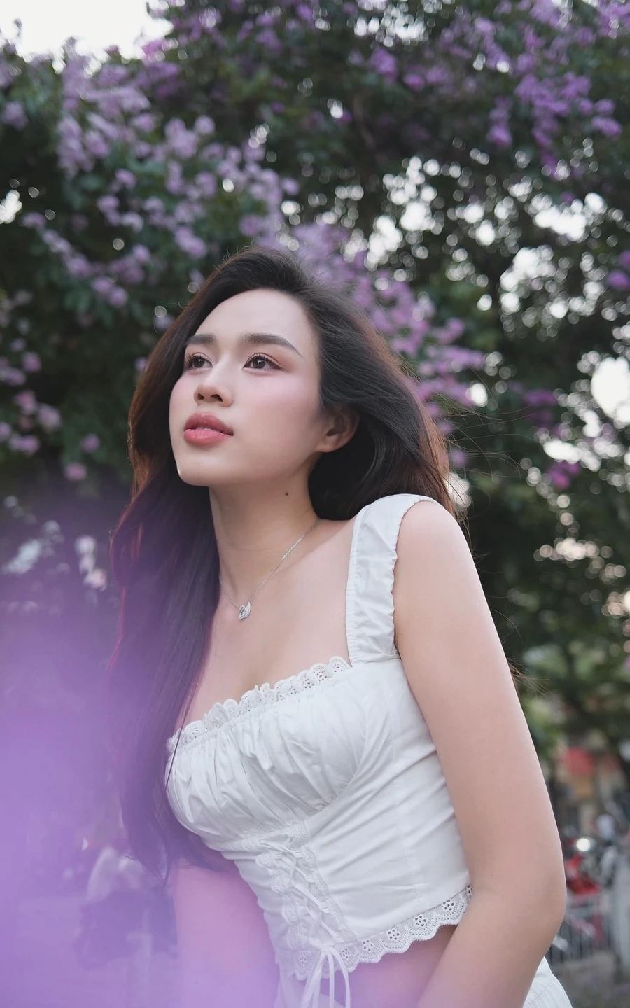 Hoa hậu Đỗ Thị Hà bị chê vẫn giữ vững phong thái và nụ cười rạng ngời