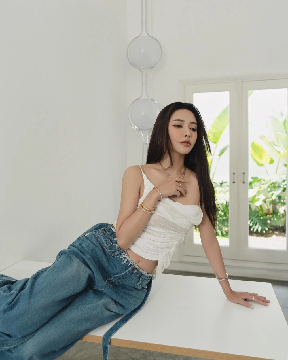 Ngắm hình ảnh lung linh của MV mới của Bích Phương đầy cuốn hút