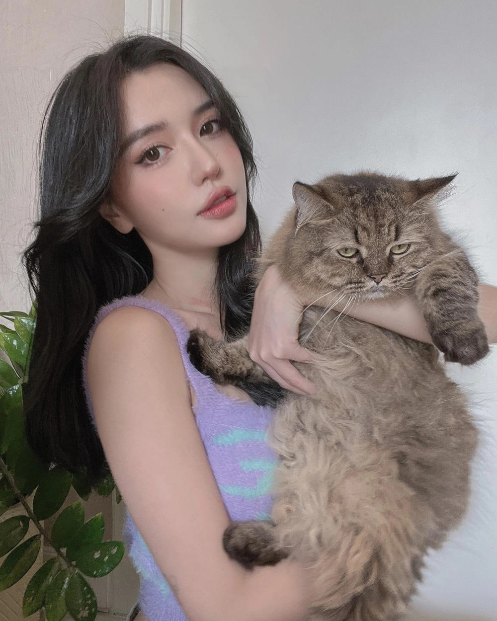 Ngắm nhìn phong cách trẻ trung khi Nghe nhạc Bích Phương hot hit