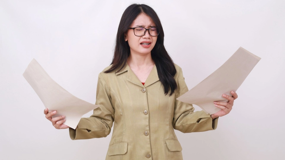 Hình ảnh buồn cô gái nhẹ nhàng gợi nhớ những ký ức đã xa