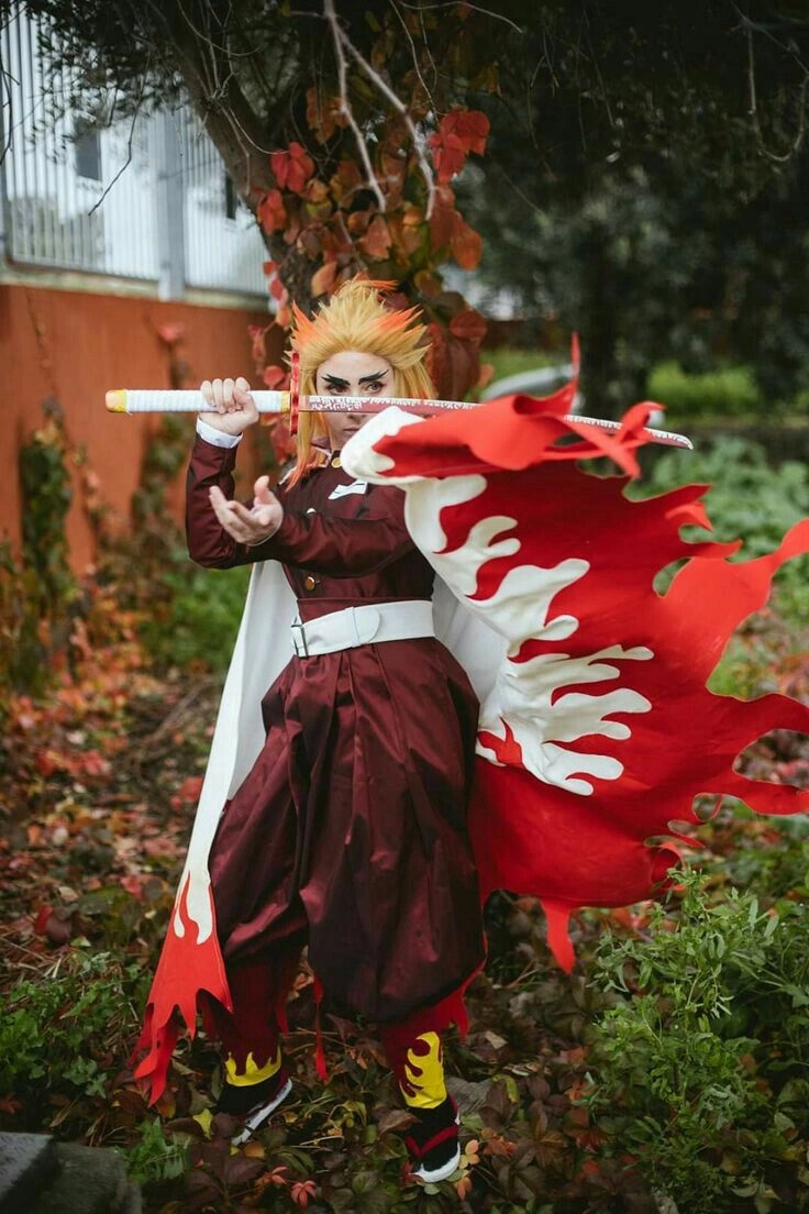 Rengoku Kyoujurou cosplay hóa thân hoàn hảo thành Viêm Trụ