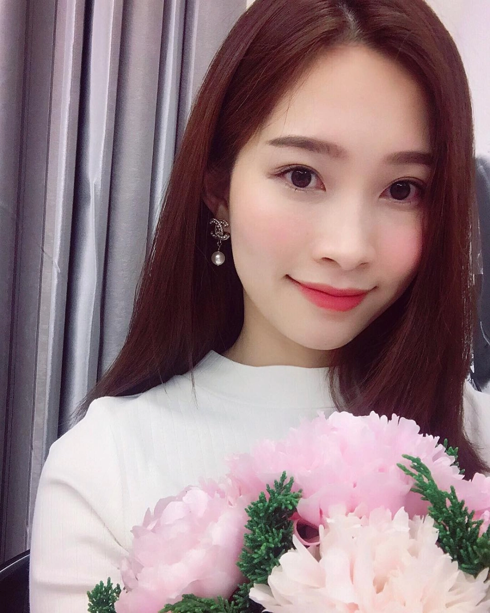 Vẻ đẹp thanh lịch của Đặng Thu Thảo hoa hậu Việt Nam 2012