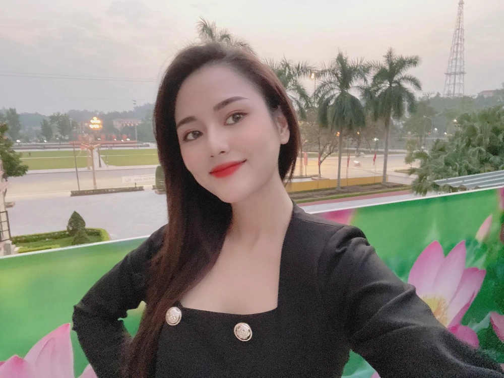Diễn Viên Việt Hoa Quê Ở Đâu cô sinh ra và lớn lên tại Thái Bình