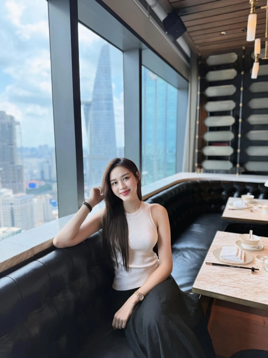 Hoa hậu Đỗ Thị Hà thi hoa hậu thế giới tự tin thể hiện vẻ đẹp Việt
