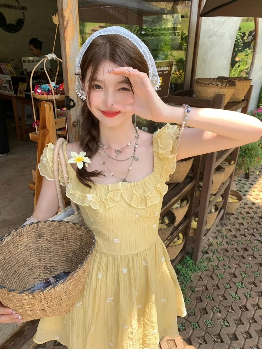 Hình nền gái xinh Hàn Quốc nổi bật với nhan sắc ngọt ngào và tinh tế