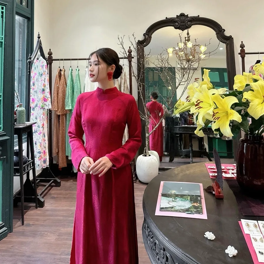 Cửa hàng áo dài ngọc vân nổi tiếng với những mẫu áo dài truyền thống