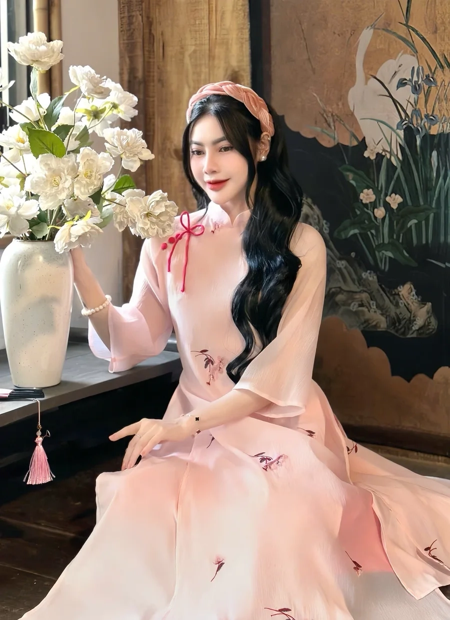 Boo áo dài tinh tế với thiết kế truyền thống và chất liệu cao cấp