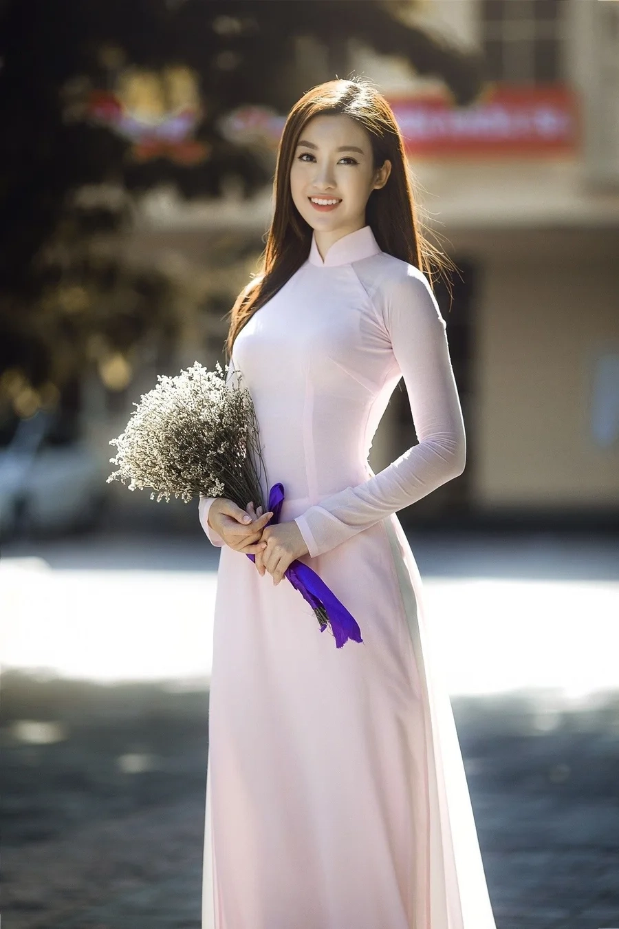 Áo dài học sinh dịu dàng và thanh lịch gắn liền ký ức tuổi học trò