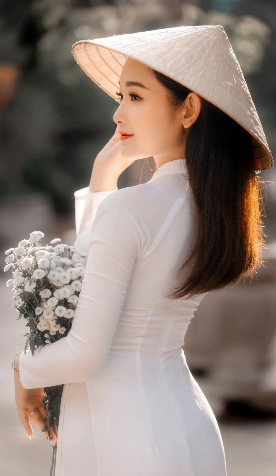 Gái xinh áo dài mỏng duyên dáng tinh tế khơi dậy nét đẹp thuần Việt