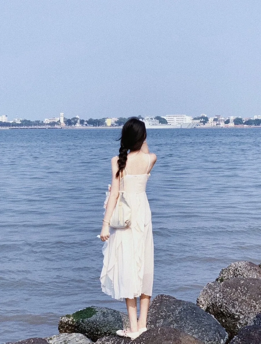Hình ảnh cô gái che mặt tinh tế và thanh lịch dành cho avatar