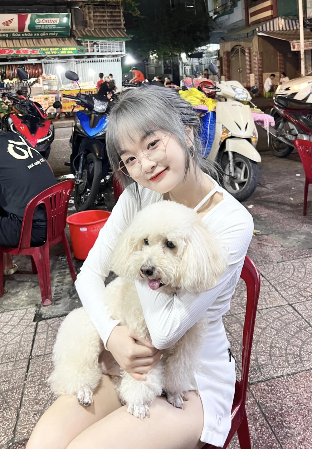 Những khoảnh khắc ấn tượng của Gấm Kami trên mạng xã hội