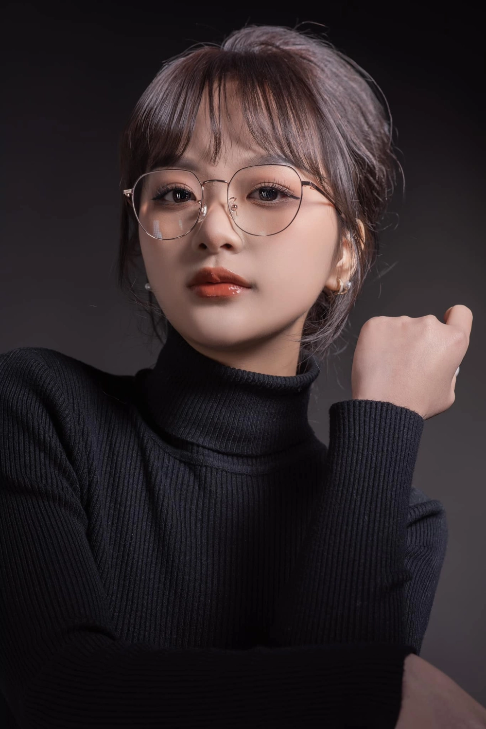 Tiểu sử của Gấm Kami