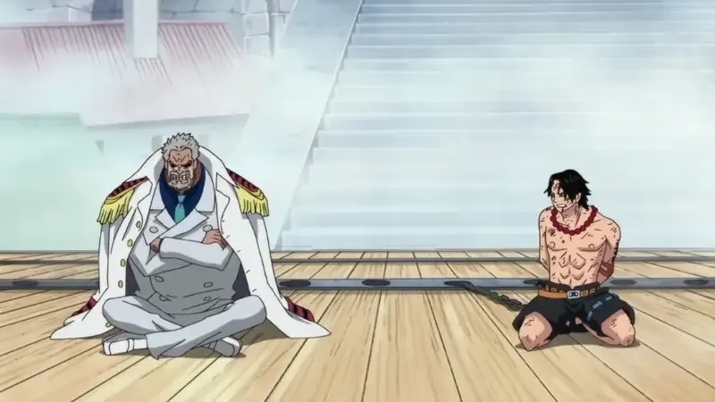 Cú đấm băng lửa trong kuzan vs garp