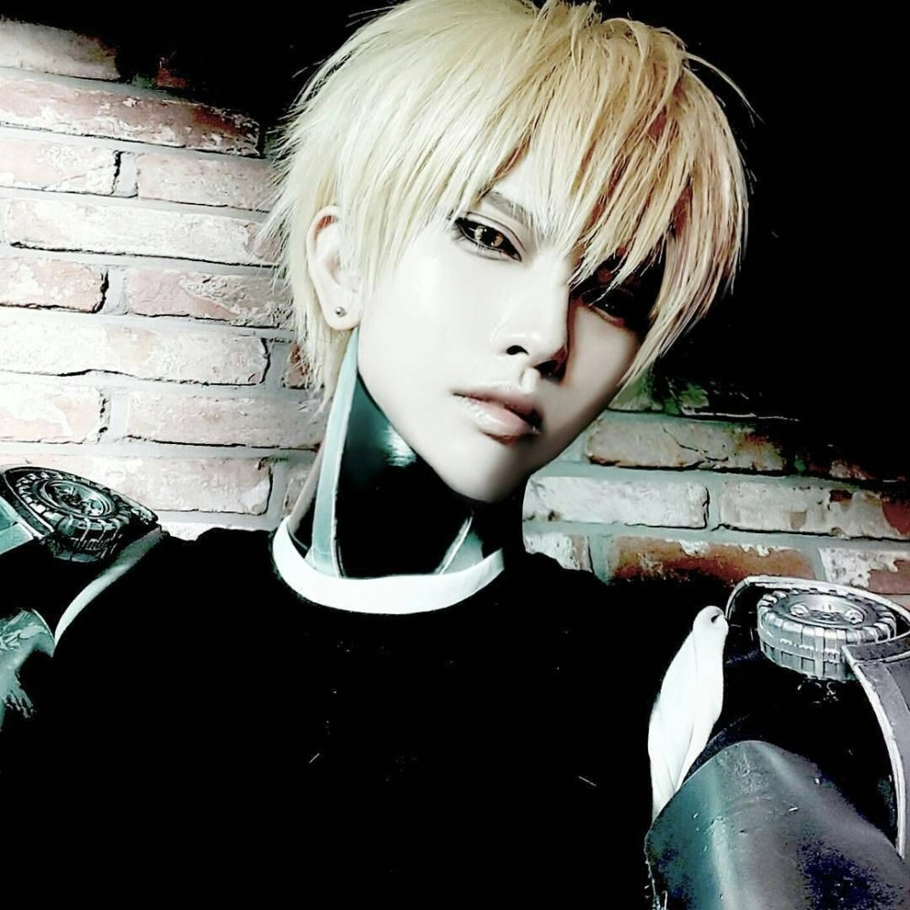Cosplay Genos hóa thân thành chiến binh cyborg mạnh mẽ và lạnh lùng