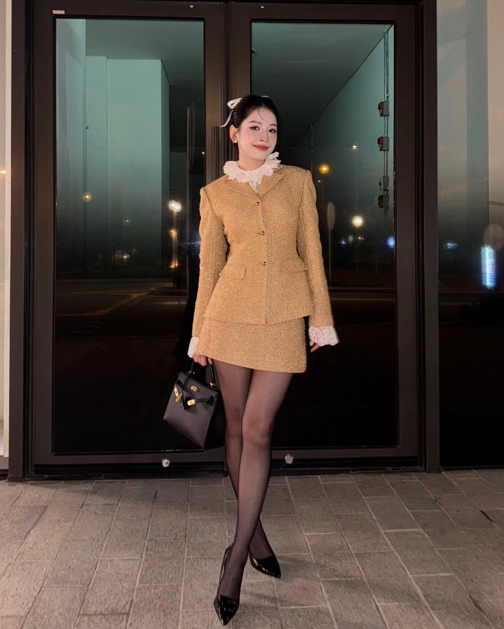 Ảnh mạng gái tóc dài mềm mại quyến rũ chuẩn phong cách nàng thơ