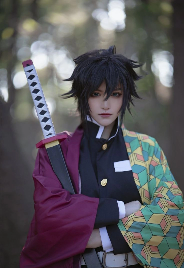 Giyuu cosplay hóa thân lạnh lùng và đầy cuốn hút