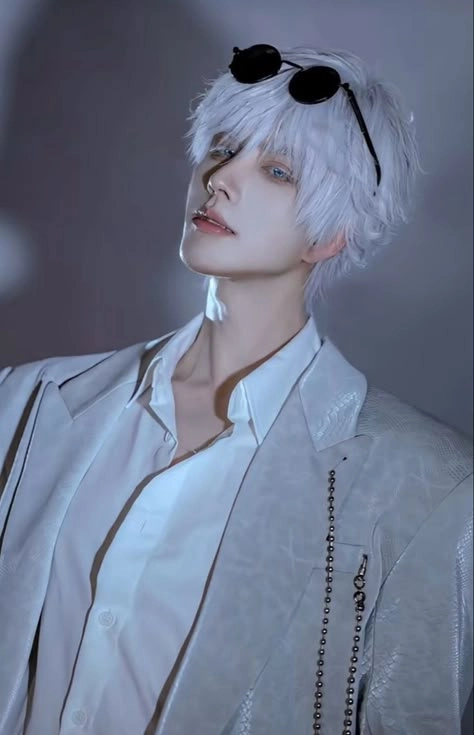 Gojo cosplay ngầu thần thái chuẩn thầy Gojo