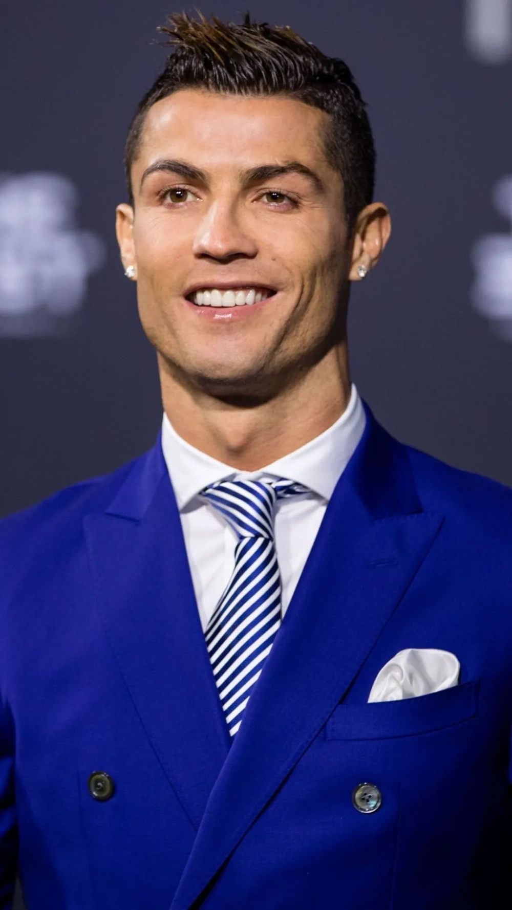 Chọn ngay ảnh hình nền Ronaldo full HD siêu chất