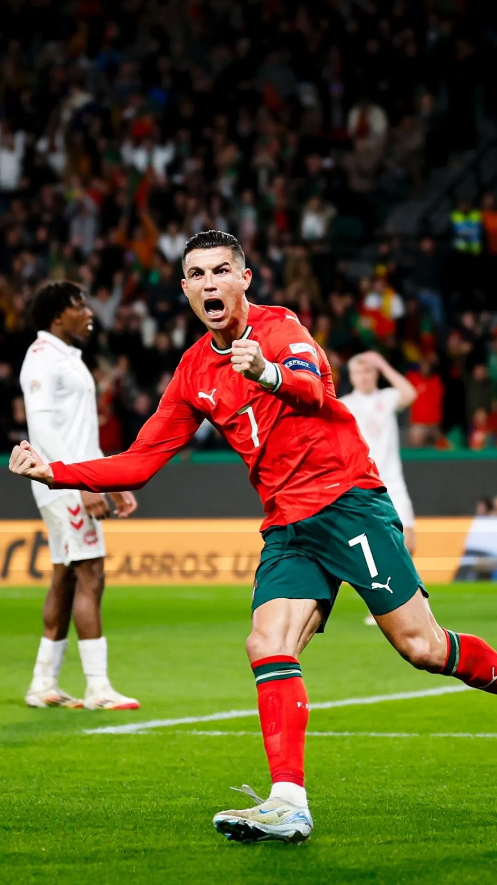 Đẳng cấp với Cristiano Ronaldo hình nền độc quyền 2025