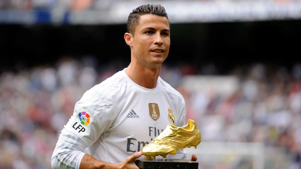 Đổi mới màn hình với hình nền Ronaldo cho máy tính siêu nét