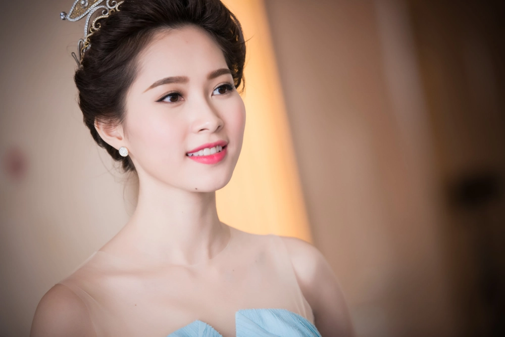 Danh tính chồng của Hoa Hậu Kim Thoa