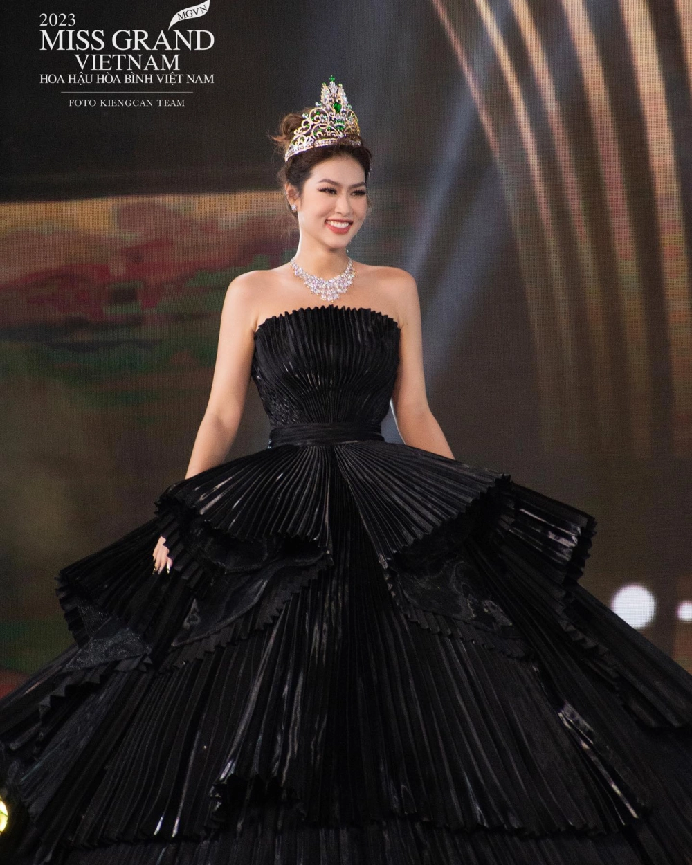 Vương Miện Miss Grand Vietnam 2022 thuộc về Đoàn Thiên Ân đầy xuất sắc