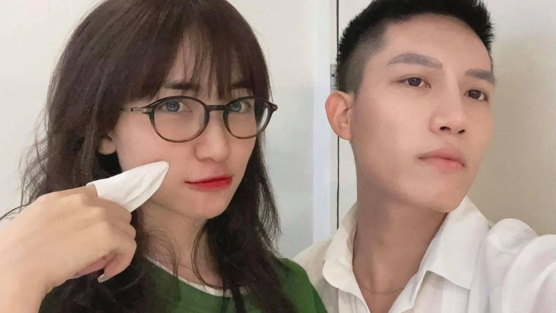 Anh tú hoà minzy cùng nhau xuất hiện rạng rỡ trong sự kiện âm nhạc lớn