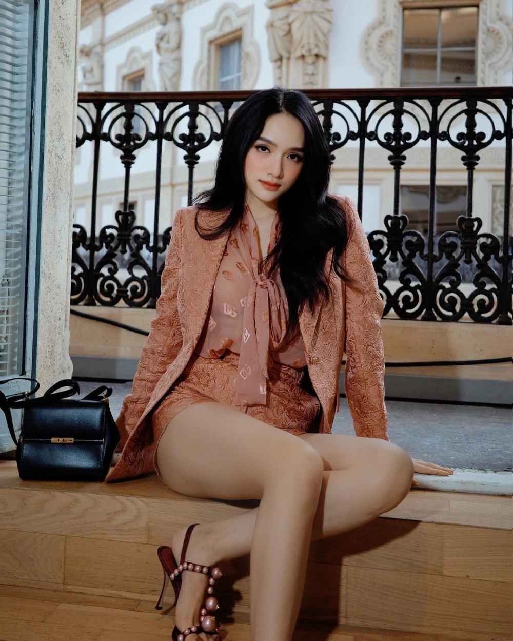 Tiểu sử về hương giang