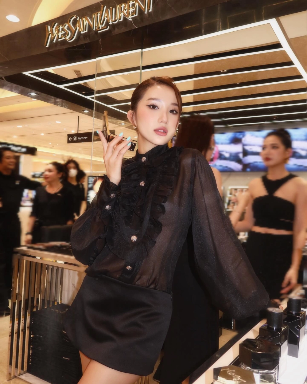 Kênh chính thức Lê Thị Khánh Huyền official có gì hot