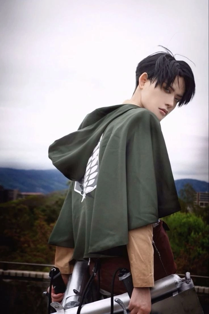 Cosplay Levi hóa thân thành chiến binh mạnh nhất nhân loại