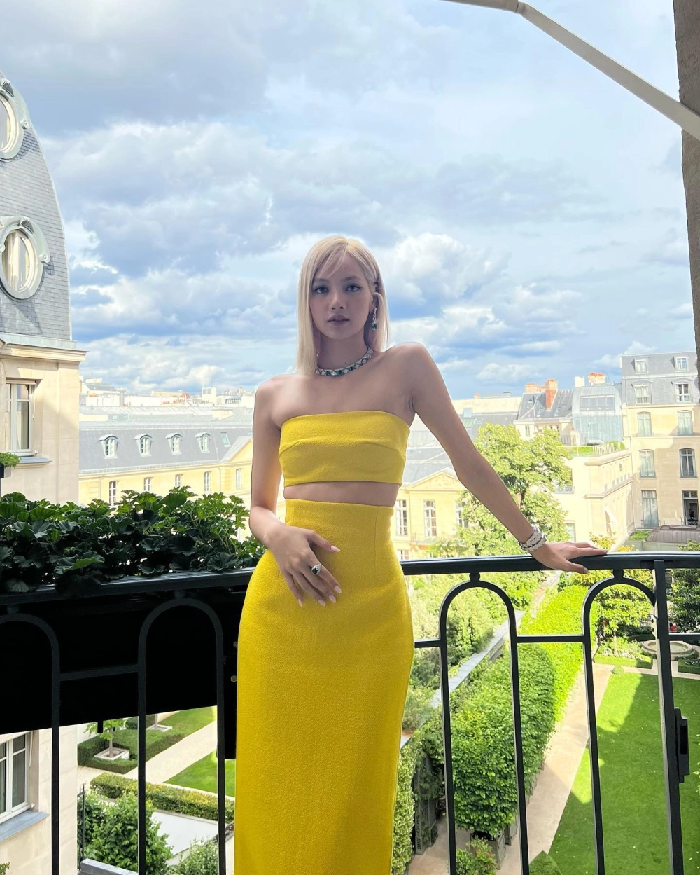 Blackpink lisa 2021 bứt phá hình ảnh với phong cách cá tính và mới lạ