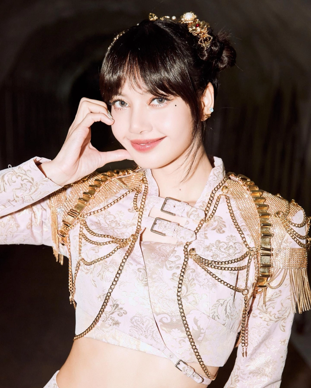 Celine lalisa khẳng định đẳng cấp thời trang trong từng bộ hình