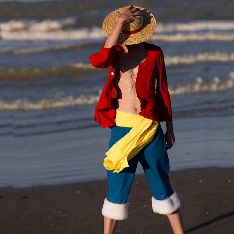 Cosplay Luffy hóa thân thành thuyền trưởng với phong cách ấn tượng