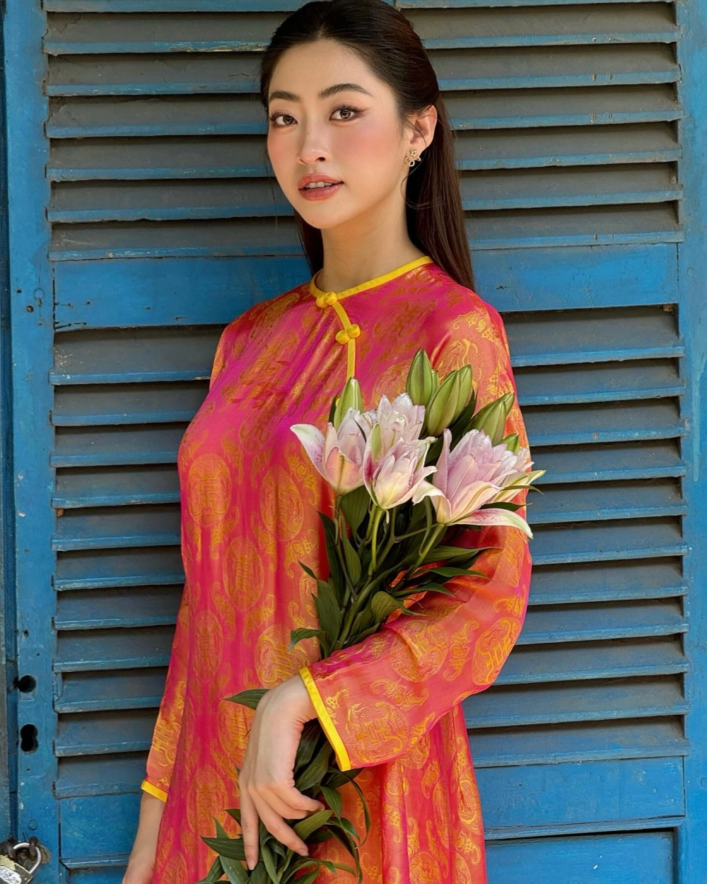 Hoa hậu Thế Giới Lương Thùy Linh cuốn hút với vẻ đẹp chuẩn quốc tế