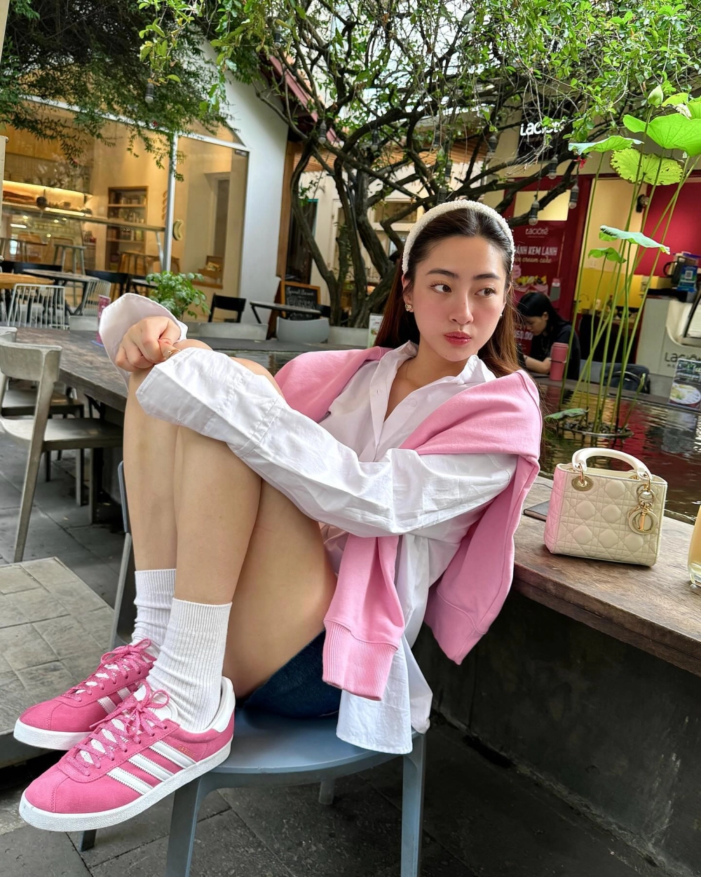 HH Lương Thùy Linh quyến rũ và thanh lịch trong bộ ảnh mới