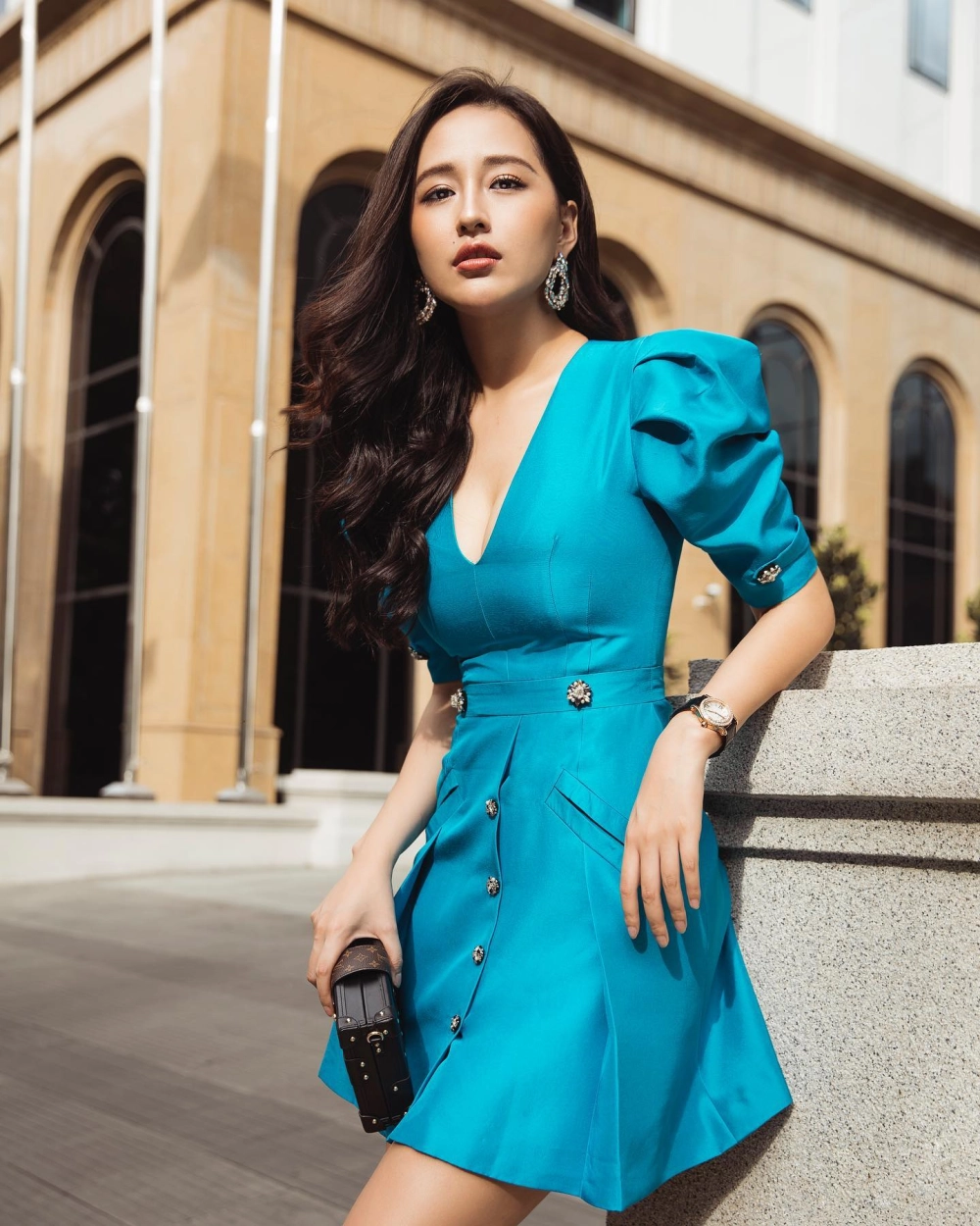 Mối quan hệ giữa Mai Phương Thúy và Phạm Nhật Vượng gây chú ý dư luận