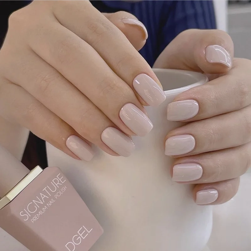Nail xinh màu nude phù hợp với mọi phong cách trang phục