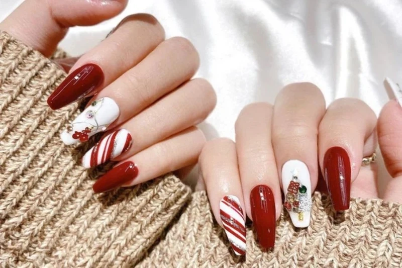 Nail noel sang trọng giúp nàng nổi bật dịp lễ hội