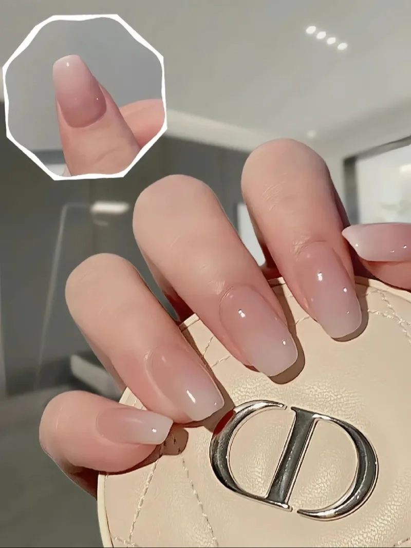 Kiểu móng đơn giản nàng yêu thích sự tối giản