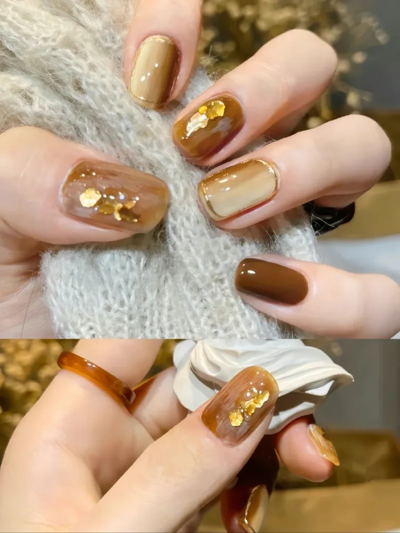 Kiểu nail đơn giản giúp nàng luôn sang trọng