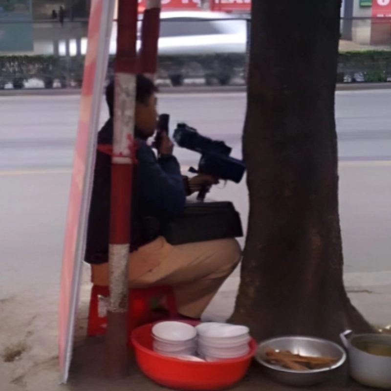 Khi meme công an núp, ai cũng thấy hồi hộp nhưng vẫn buồn cười