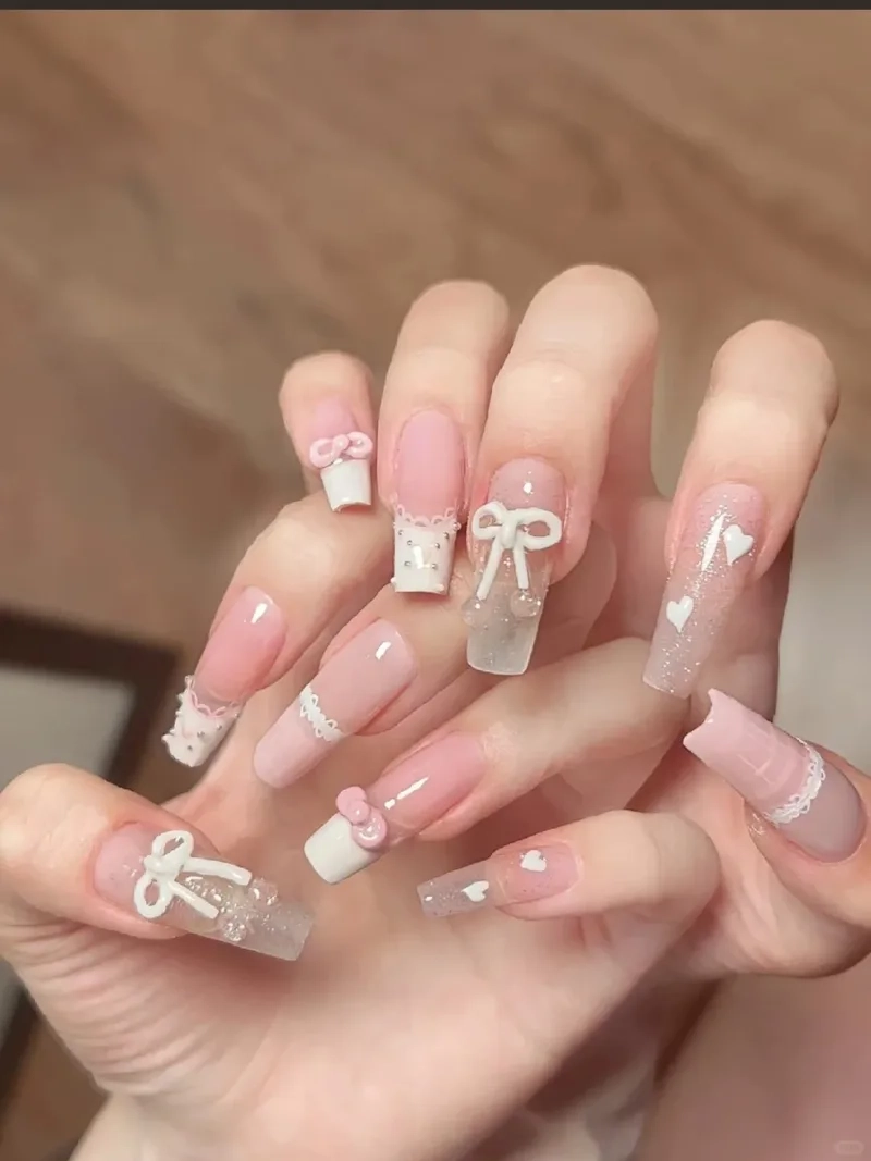 Mẫu vẽ móng tay đơn giản nhưng cực kỳ tinh tế