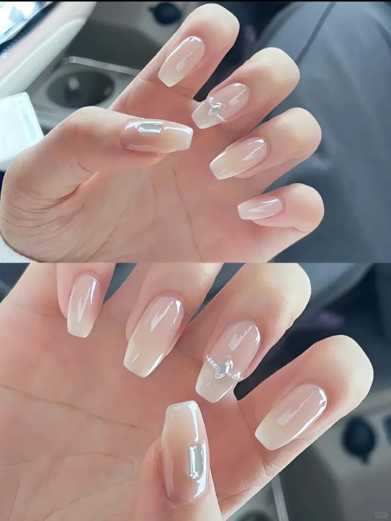 Những mẫu vẽ nail đơn giản đẹp được yêu thích nhất