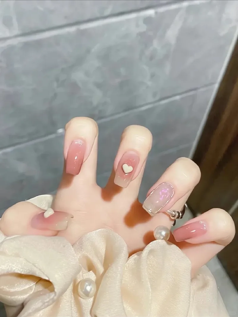 Vẽ móng tay đơn giản mà đẹp nàng có thể thử ngay
