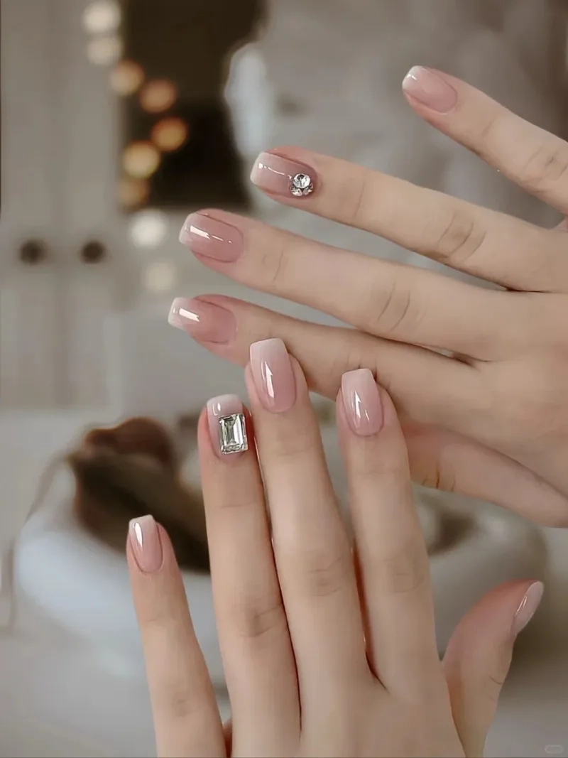 Vẽ móng đơn giản mà đẹp nàng yêu thích sự nhẹ nhàng